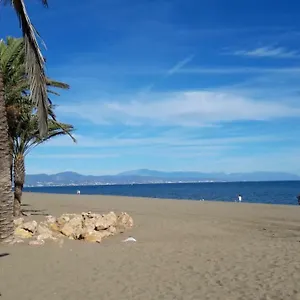 https://las-plumas-beach.hotelsinnerja.org